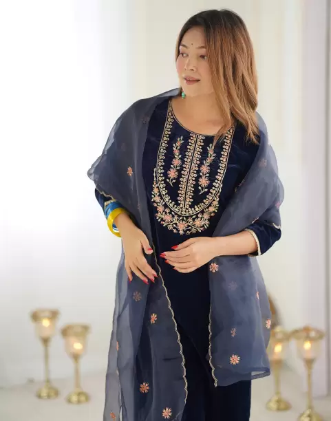 Women-Velvet-Kurta-Pant-Dupatta-Set-1.webp Women-Velvet-Kurta-Pant-Dupatta-Set-1.webp