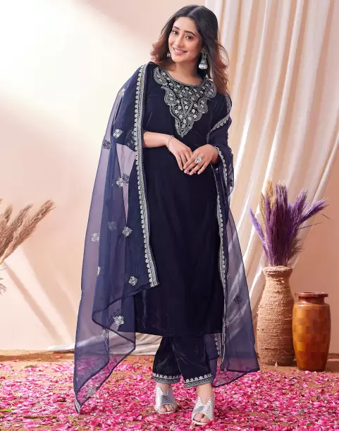 Women-Velvet-Kurta-Pant-Dupatta-Set.webp Women-Velvet-Kurta-Pant-Dupatta-Set.webp